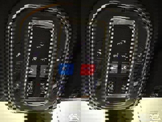 New 2025 Jeep Grand Cherokee Altitude image 28