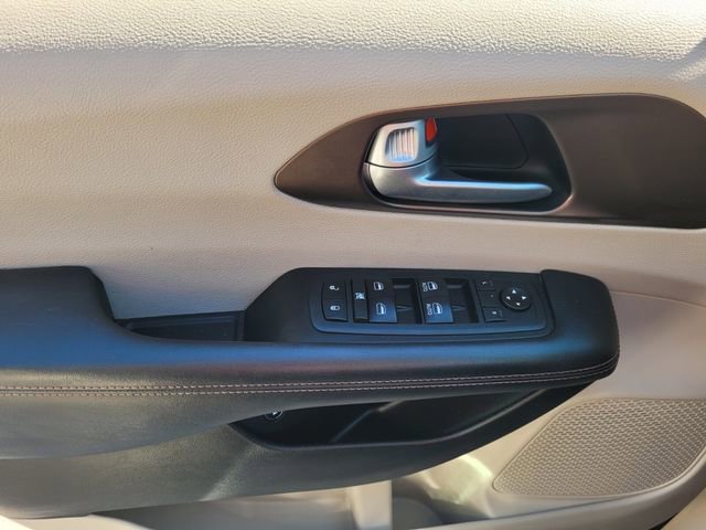 Certified 2018 Chrysler Pacifica Touring-L image 24