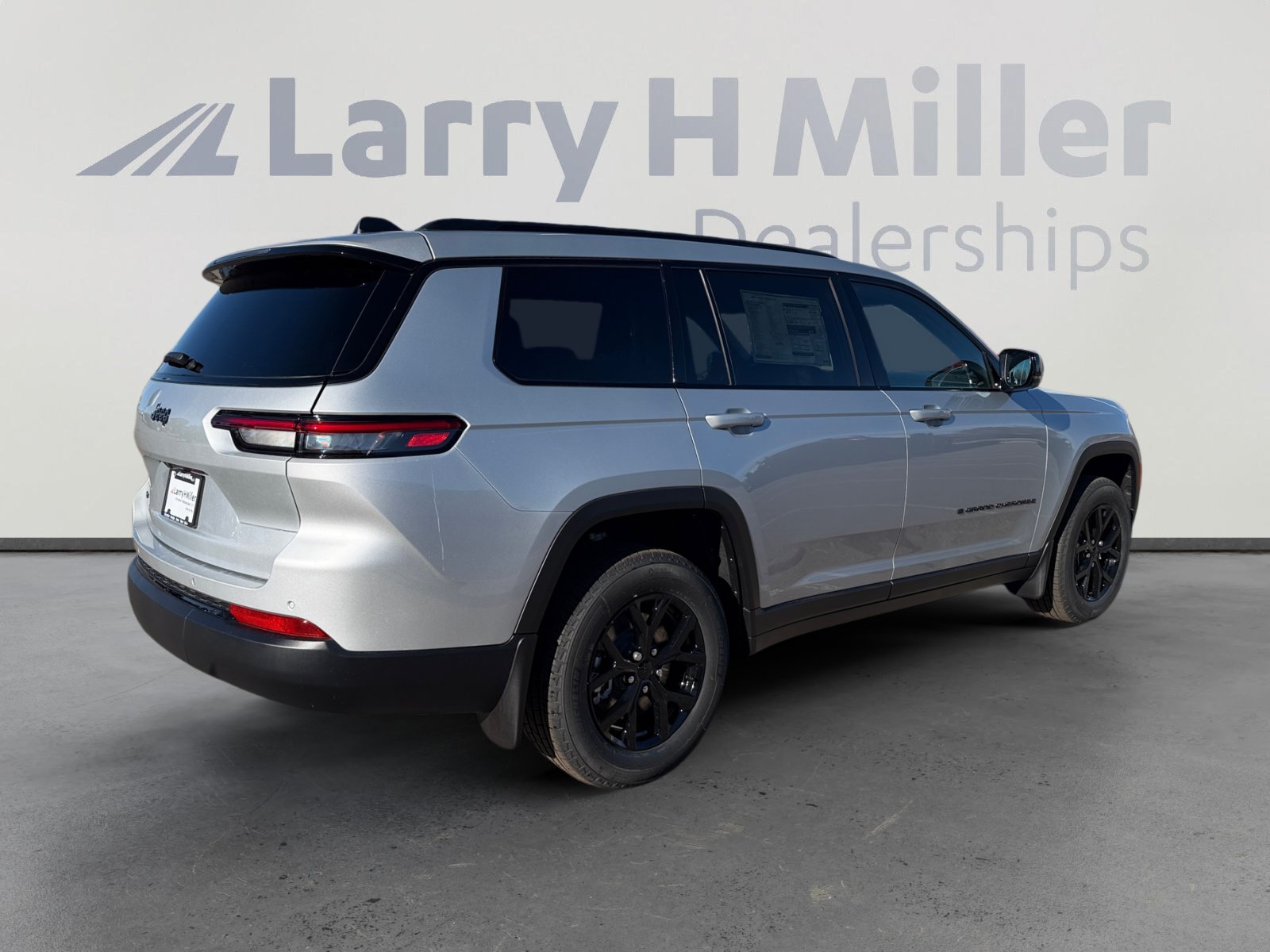 New 2025 Jeep Grand Cherokee L Altitude AWD/4WD image 6
