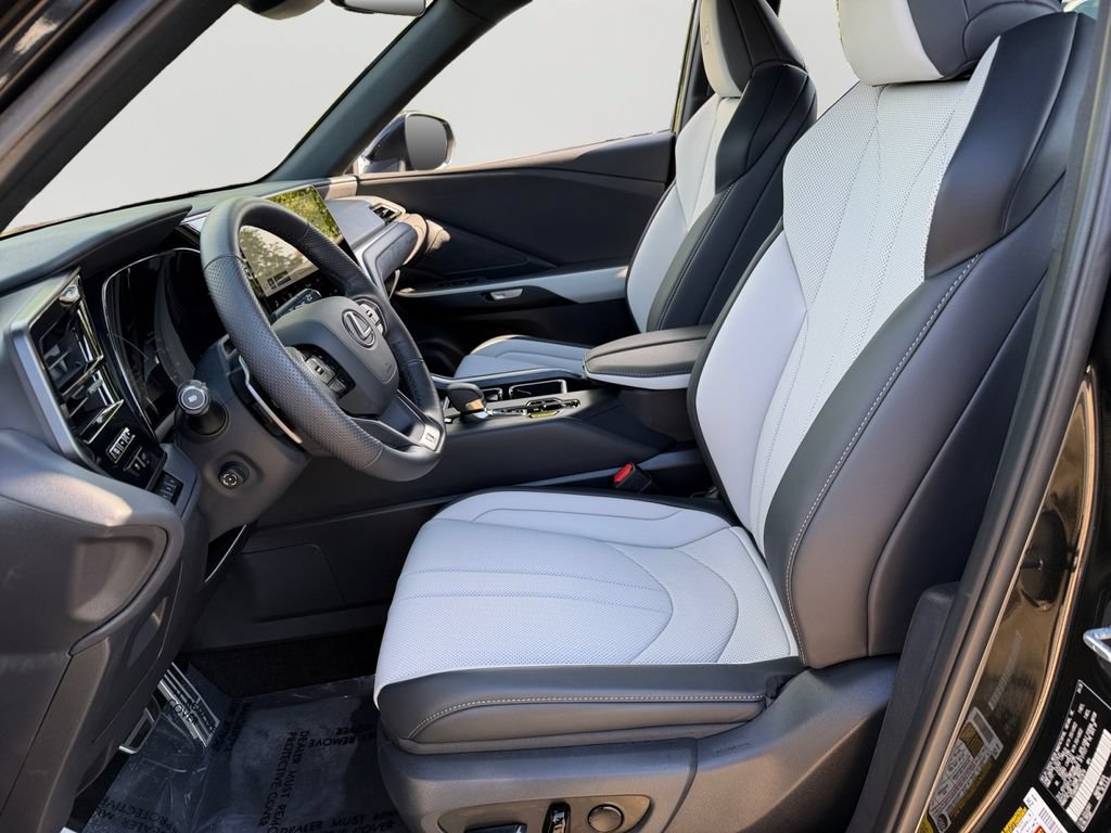 Certified 2026 Lexus TX 500h AWD w/ Technology Package image 16