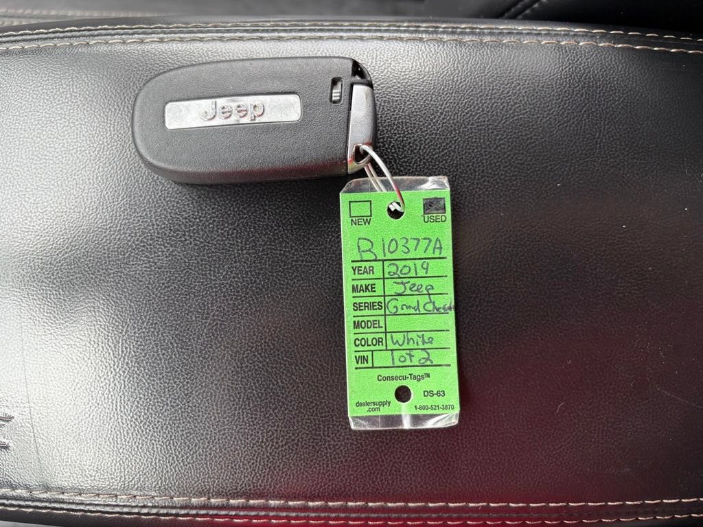 Used 2014 Jeep Grand Cherokee Limited w/ Trailer Tow Group IV AWD/4WD image 28