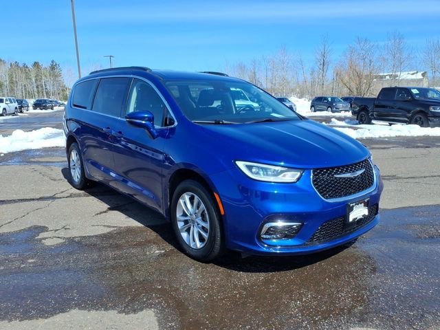 Used 2021 Chrysler Pacifica Touring image 7