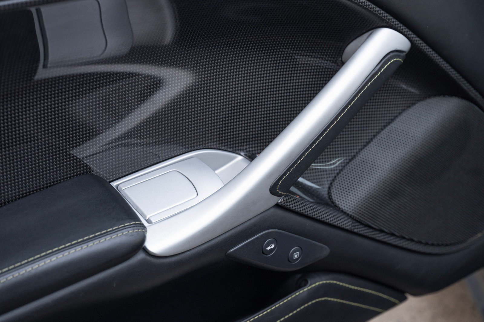 Used 2013 Ferrari F12 Berlinetta RWD image 28