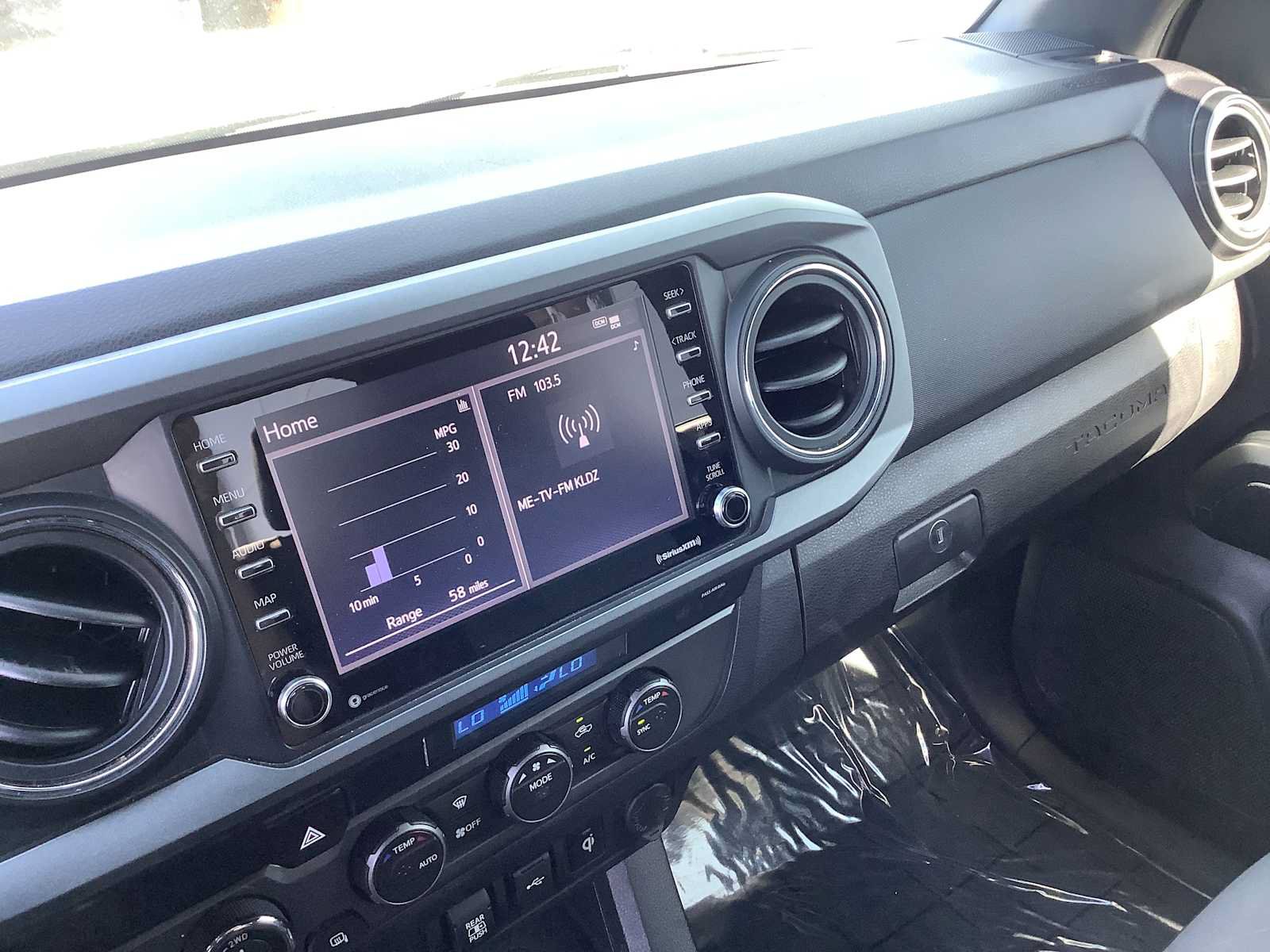 Used 2021 Toyota Tacoma TRD Off-Road AWD/4WD image 17