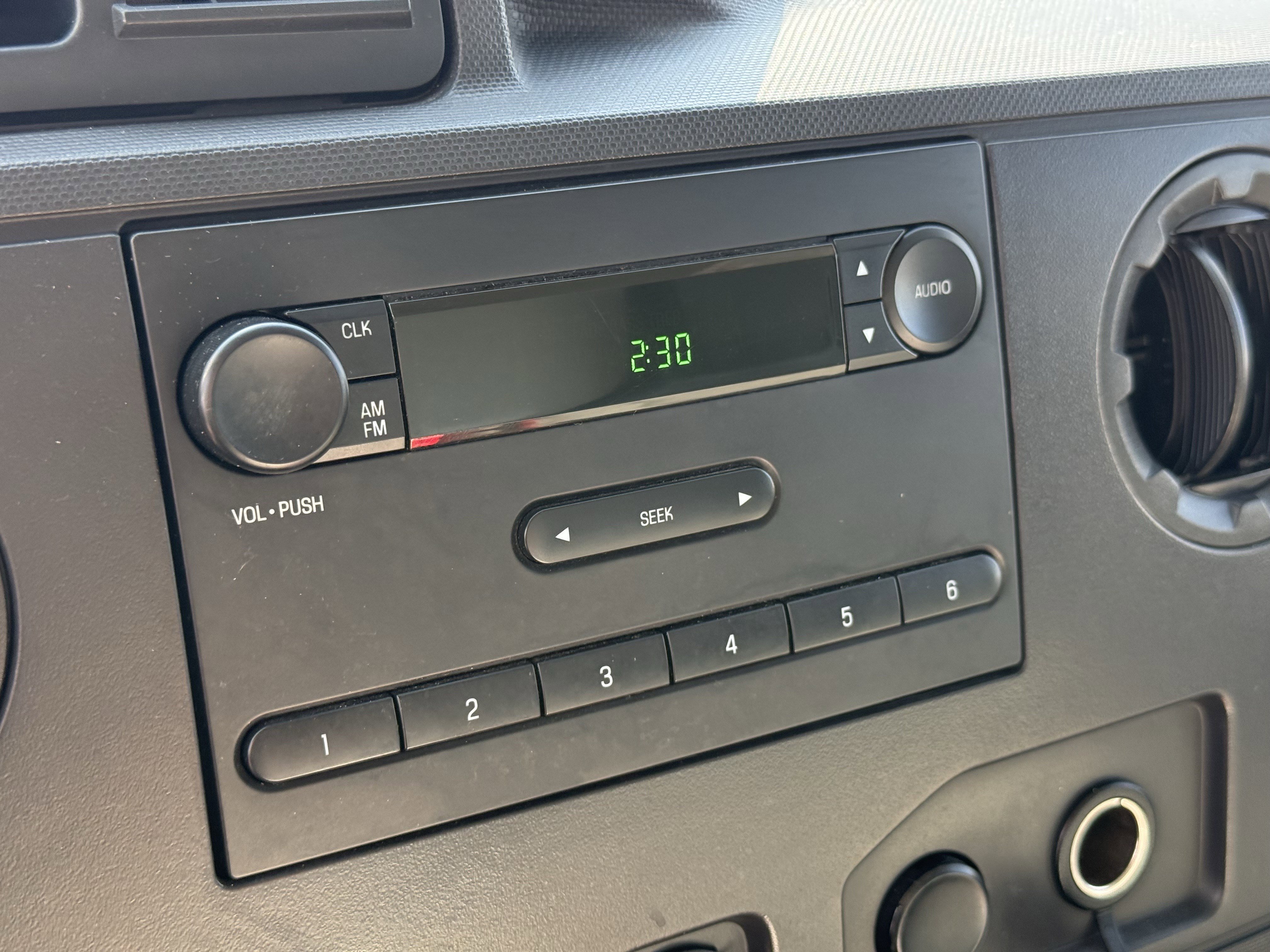 Used 2019 Ford E-350 and Econoline 350 Super Duty w/ Power Windows & Locks Group image 20