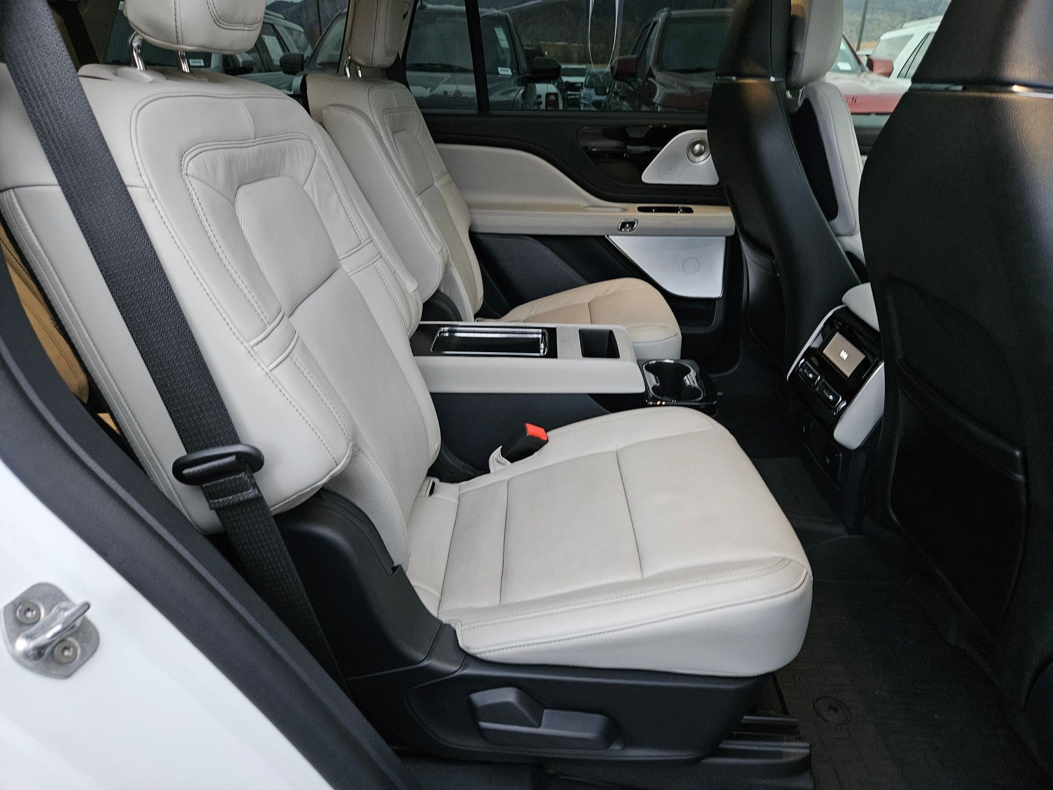 Used 2025 Lincoln Aviator Reserve w/ Equipment Group 201A image 34