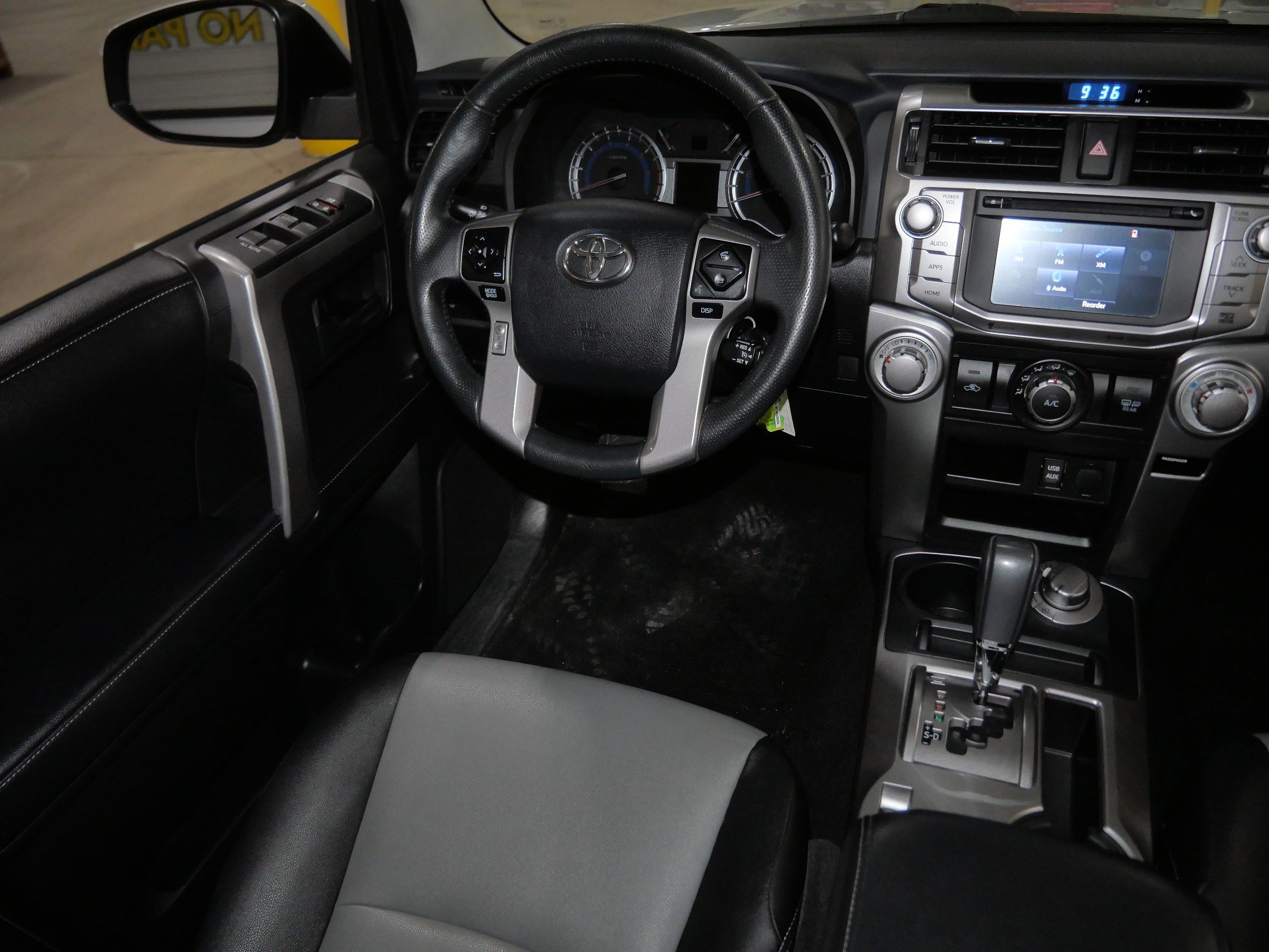 Used 2018 Toyota 4Runner SR5 Premium image 10