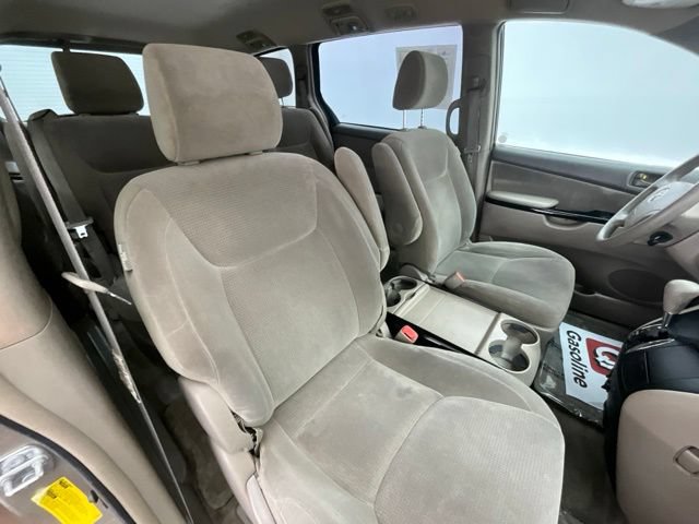Used 2005 Toyota Sienna LE w/ LE Pkg 4 AWD/4WD image 12