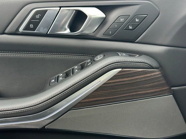 New 2026 BMW X5 xDrive50e w/ Executive Package image 28