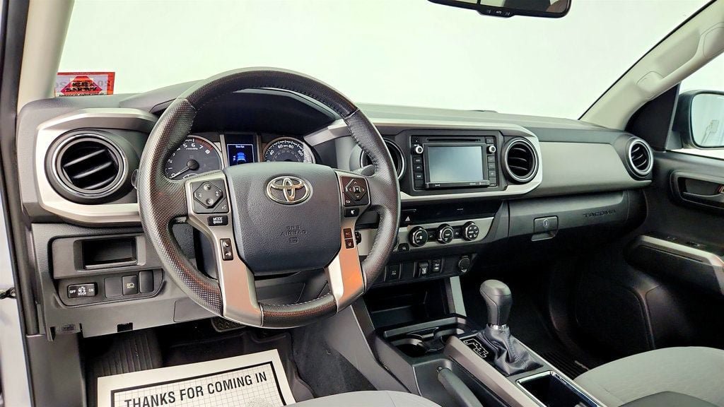 Used 2019 Toyota Tacoma SR5 AWD/4WD image 12