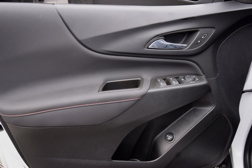 Used 2022 Chevrolet Equinox RS w/ Infotainment Package image 26