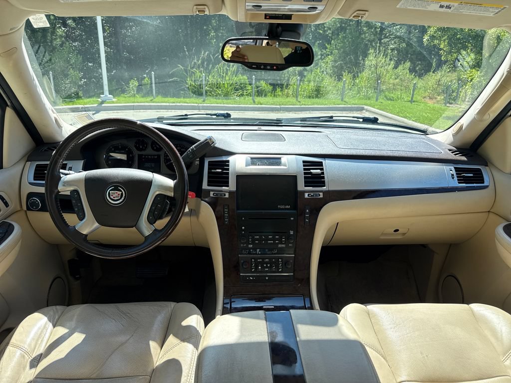 Used 2007 Cadillac Escalade AWD w/ Information Package image 16