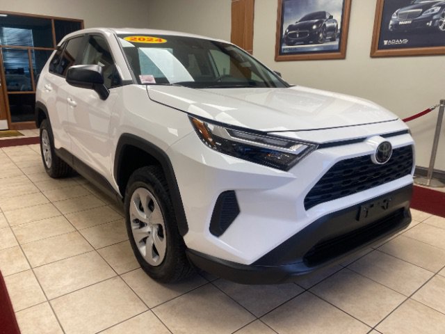Used 2024 Toyota RAV4 LE AWD/4WD image 8