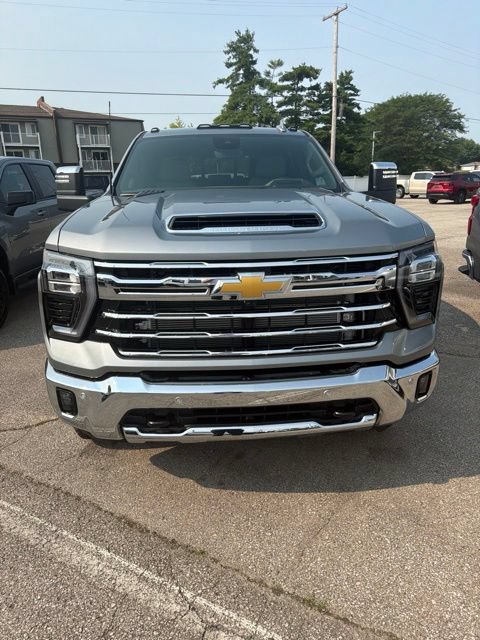 New 2026 Chevrolet Silverado 2500 LTZ w/ LTZ Premium Package AWD/4WD image 2