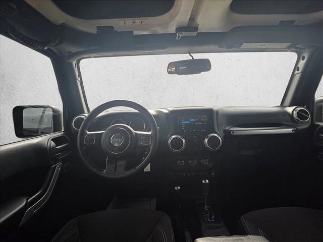 Used 2017 Jeep Wrangler Unlimited Rubicon w/ Connectivity Group AWD/4WD image 17