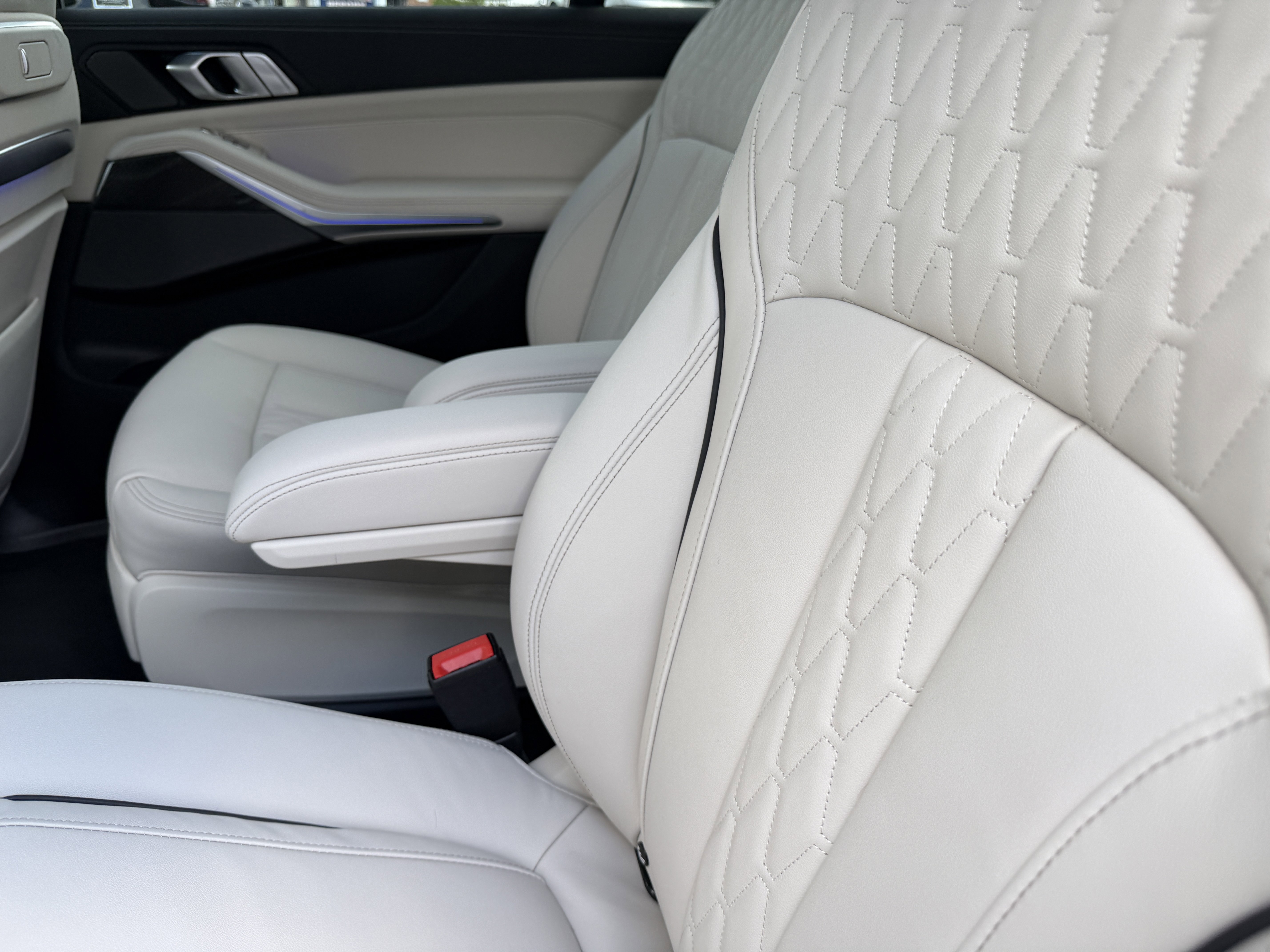 Used 2025 BMW X7 M60i AWD/4WD image 17