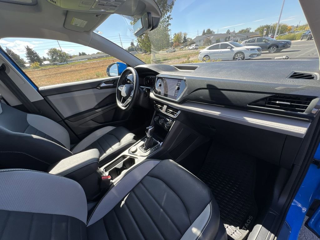 Used 2022 Volkswagen Taos SEL image 28