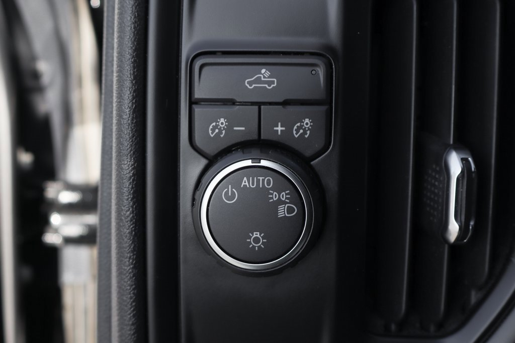 Used 2022 Chevrolet Silverado 1500 Custom image 21