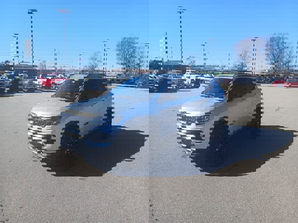 New 2026 Jeep Compass Latitude image 3