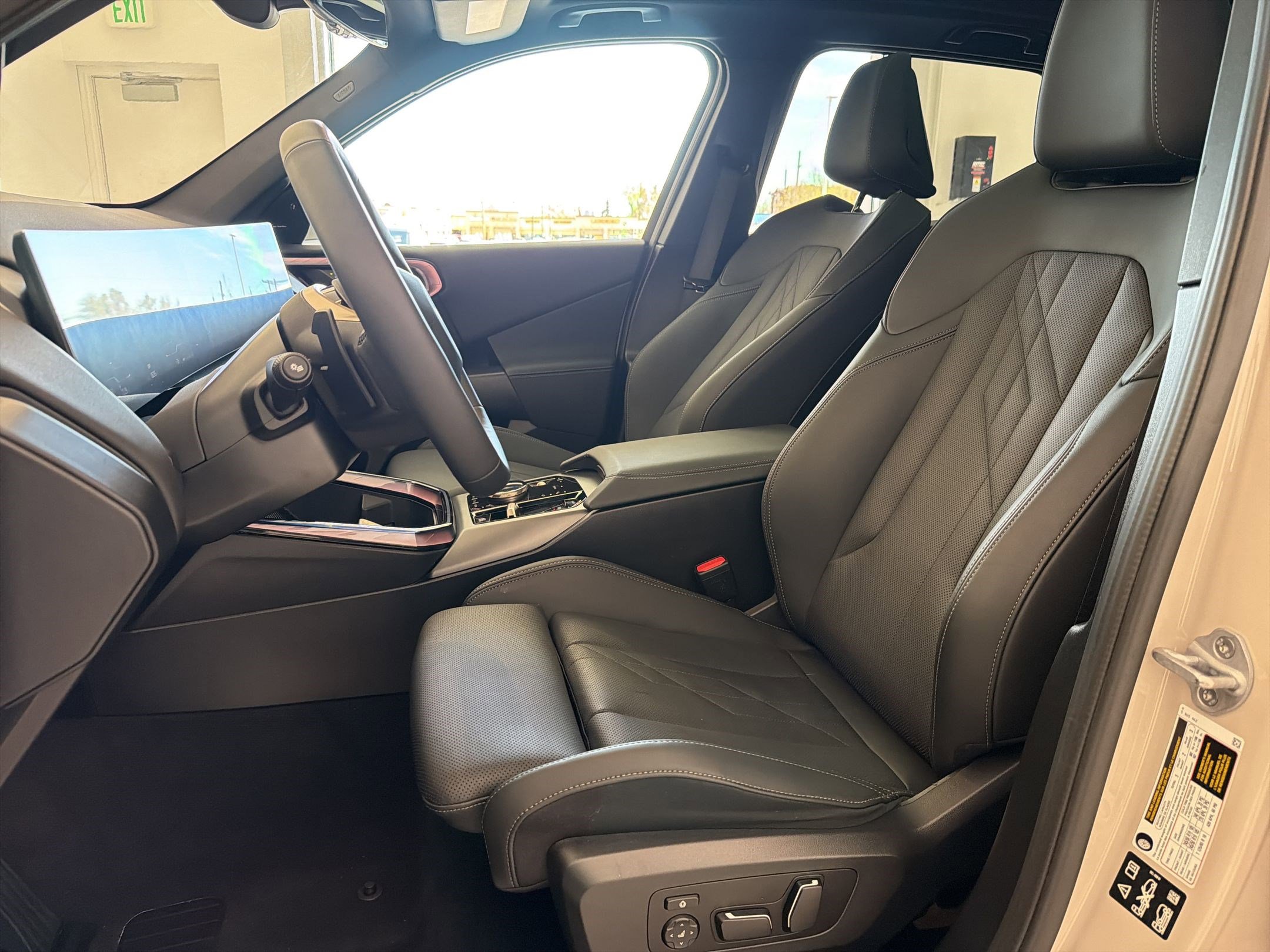 Used 2025 BMW X3 xDrive30i w/ Premium Package image 5