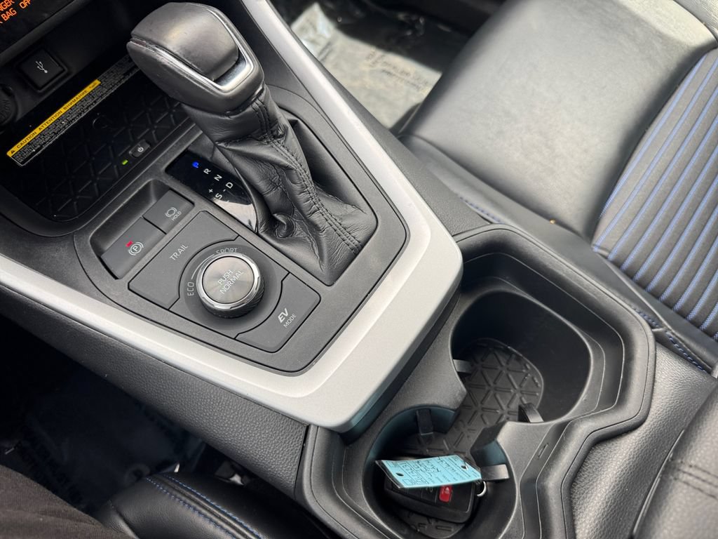 Used 2020 Toyota RAV4 XSE AWD/4WD image 23