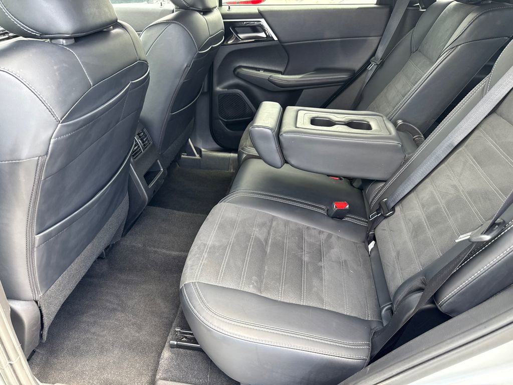 Used 2024 Mitsubishi Outlander SE FWD image 17