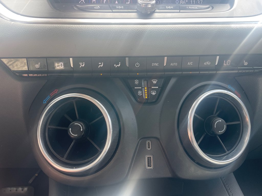 Used 2020 Chevrolet Blazer LT w/ Sound & Technology Package FWD image 29