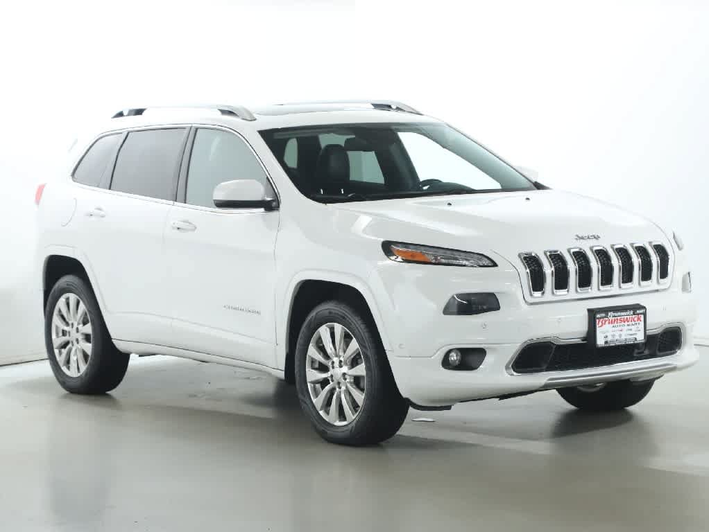 Used 2018 Jeep Cherokee Overland w/ Technology Group AWD/4WD image 9