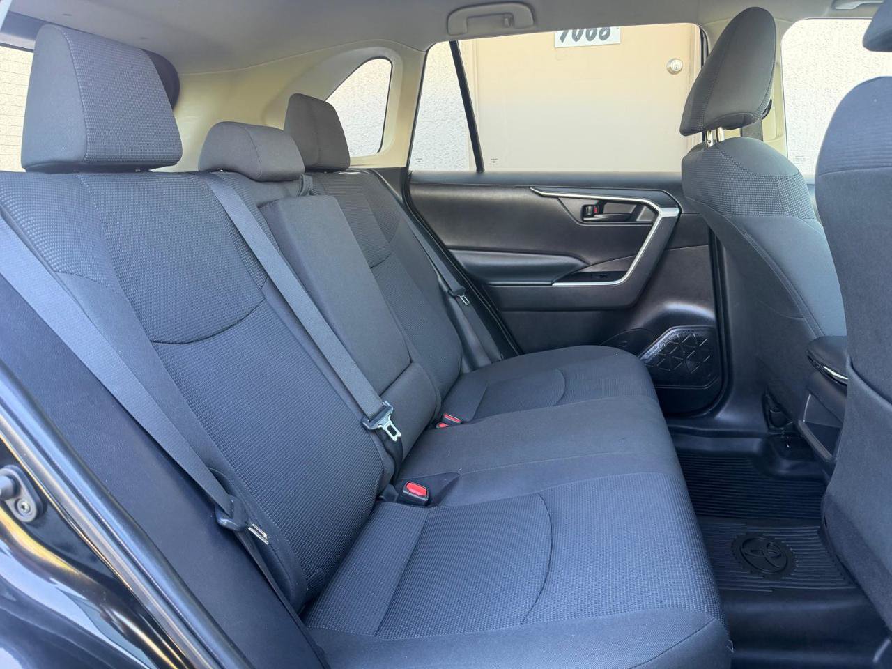 Used 2020 Toyota RAV4 LE FWD image 15