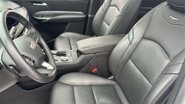 Used 2024 Cadillac XT4 Premium Luxury image 29
