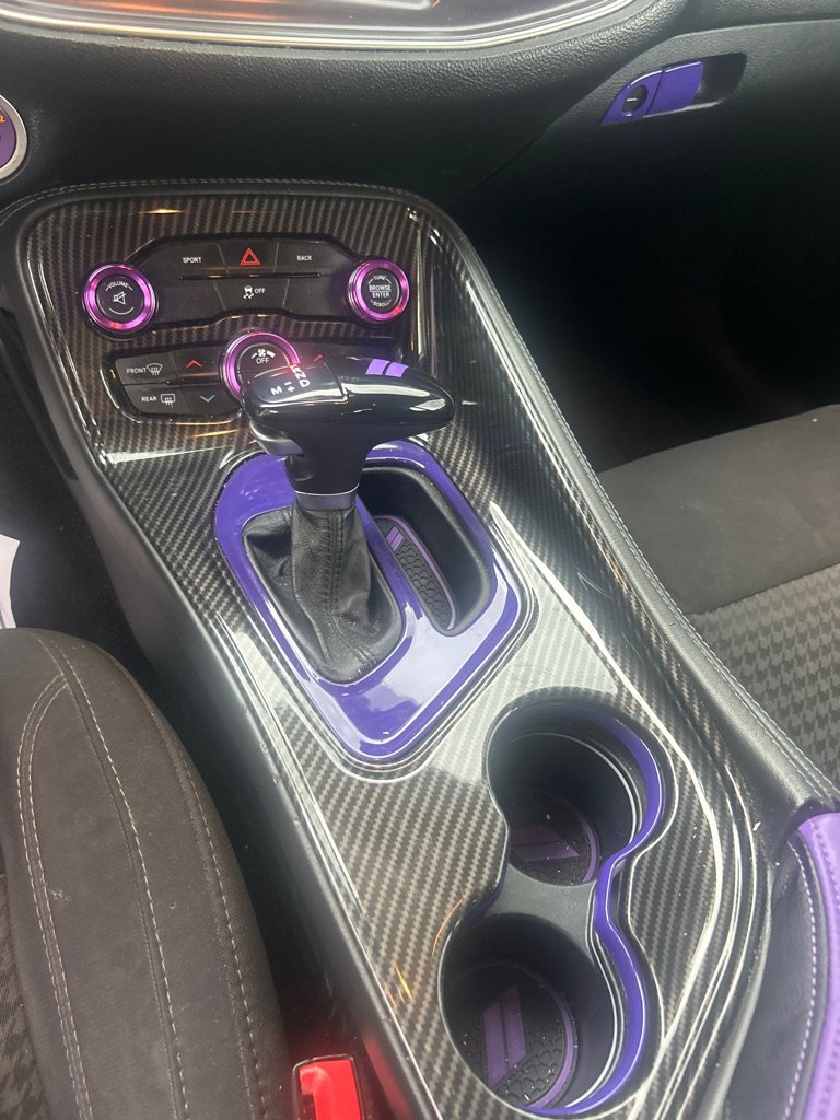 Used 2015 Dodge Challenger SXT RWD image 12