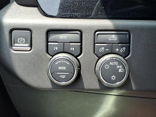 Used 2023 Chevrolet Silverado 1500 LT AWD/4WD image 14