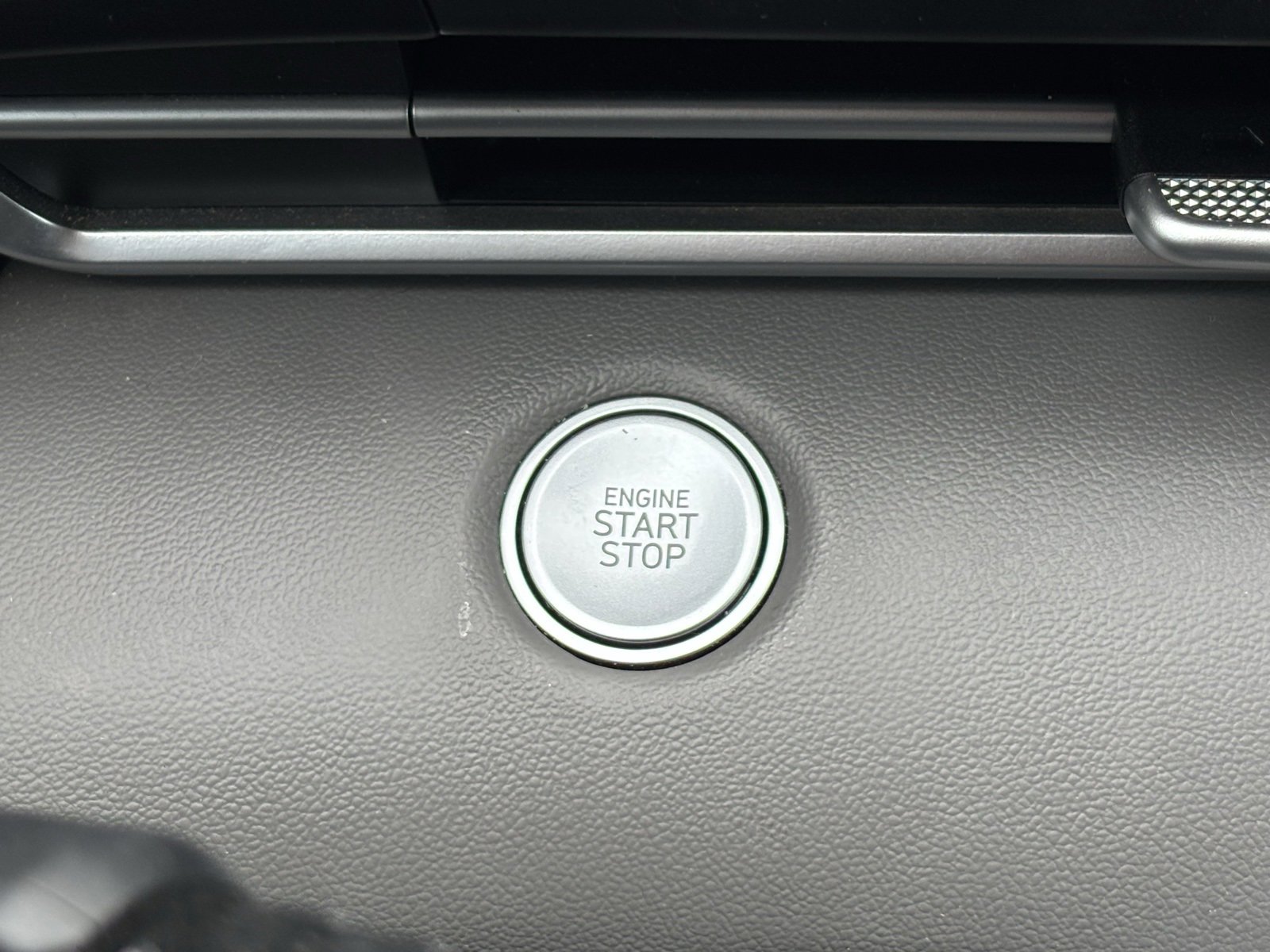 Used 2022 Hyundai Elantra SEL image 9