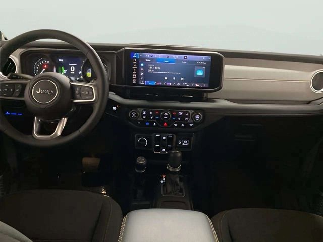 Used 2025 Jeep Wrangler Unlimited Sahara w/ Safety Group AWD/4WD image 22