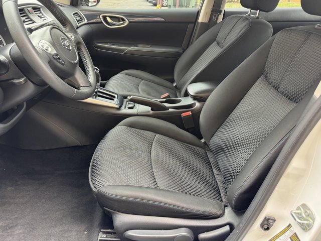 Used 2019 Nissan Sentra SR w/ Exterior Package image 24