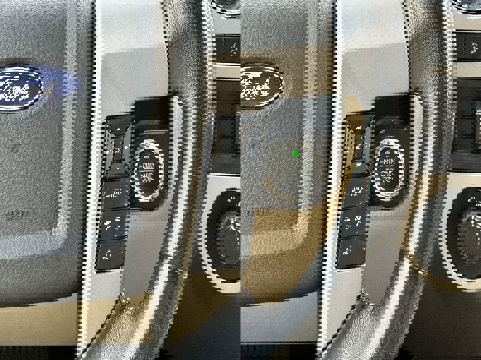 Used 2017 Ford Expedition Limited w/ Equipment Group 301A image 21