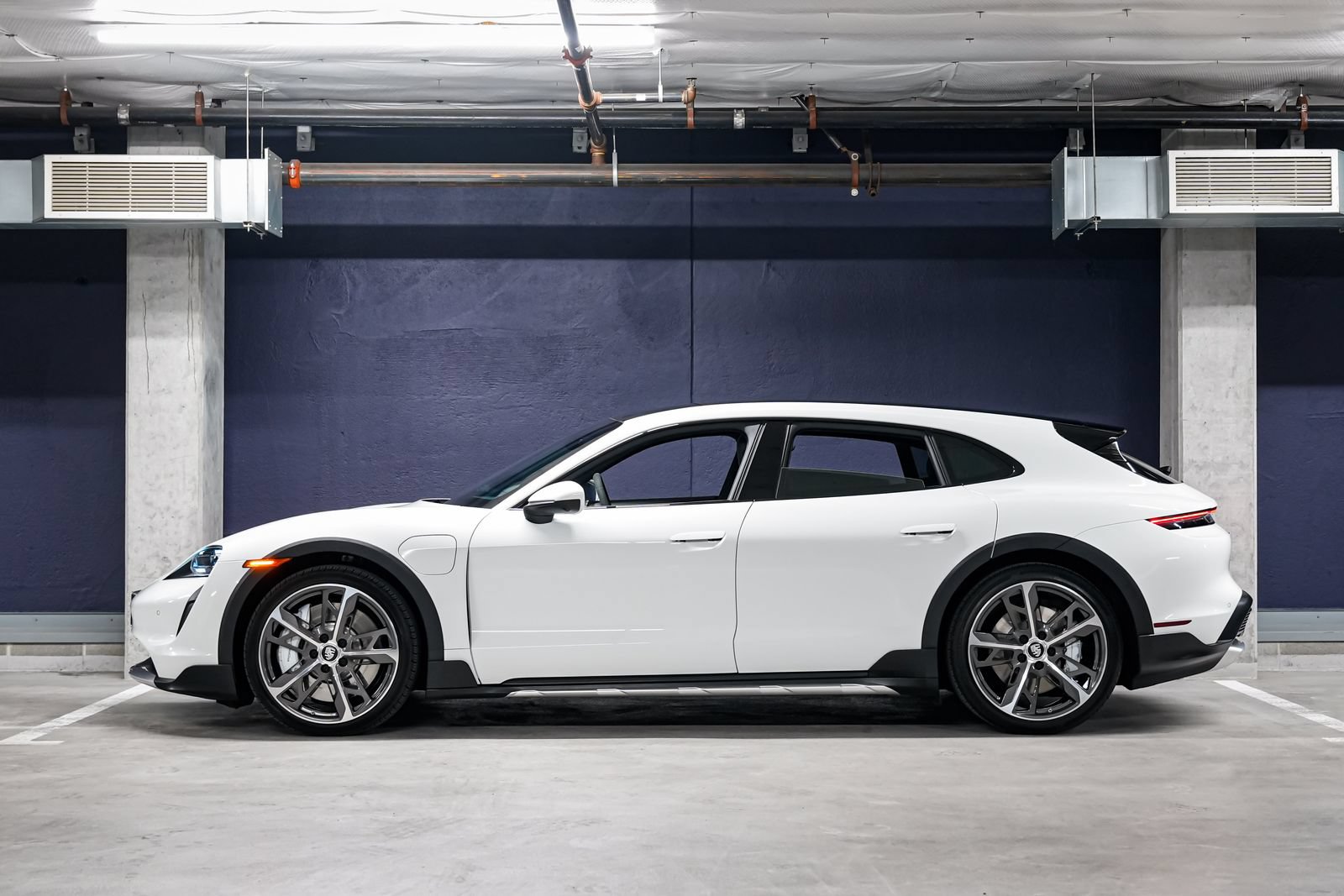Used 2023 Porsche Taycan 4S AWD/4WD image 7