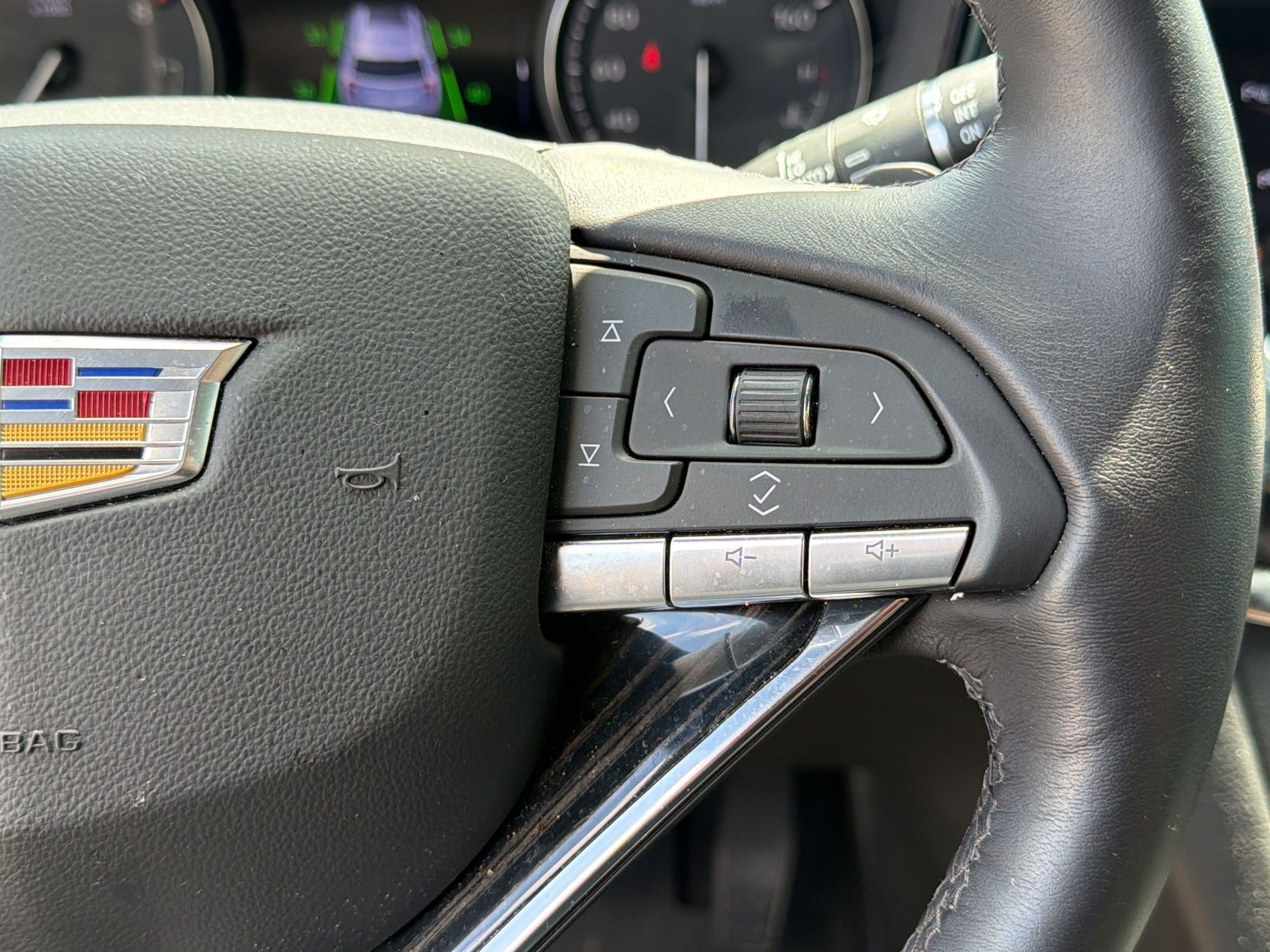 Used 2024 Cadillac XT6 Premium Luxury w/ Technology Package FWD image 18