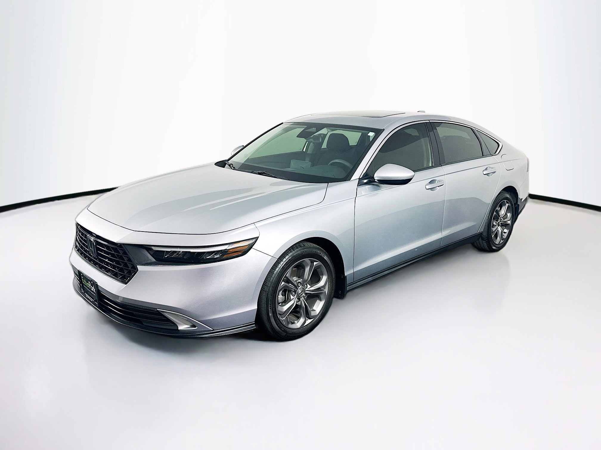 Used 2024 Honda Accord EX image 3