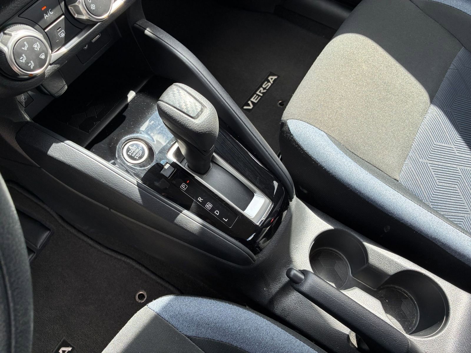 Used 2025 Nissan Versa SV image 34