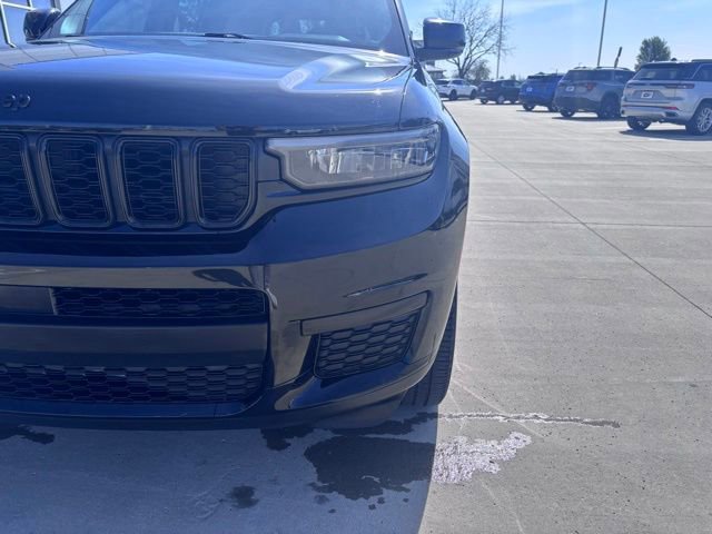 Used 2023 Jeep Grand Cherokee L Laredo AWD/4WD image 11