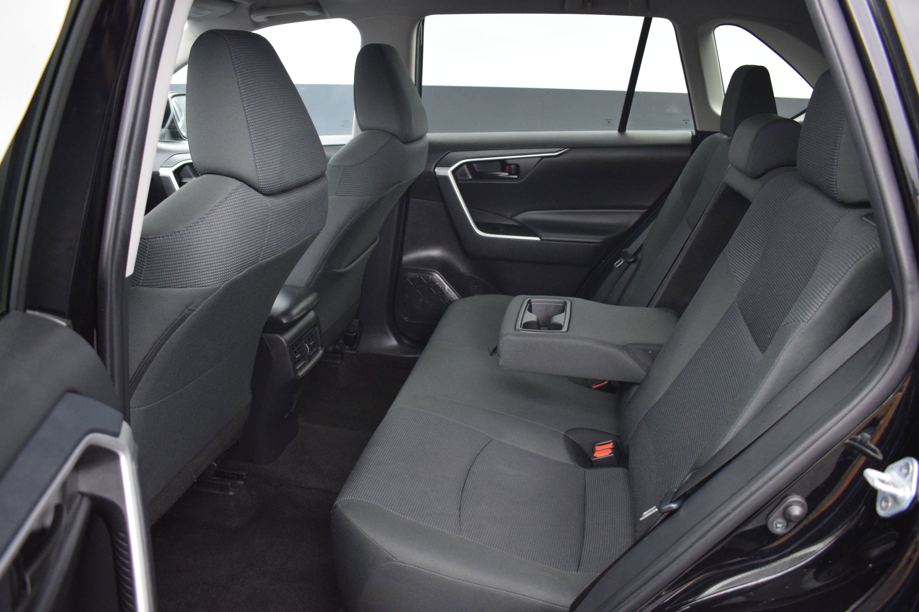 Used 2024 Toyota RAV4 LE AWD/4WD image 12