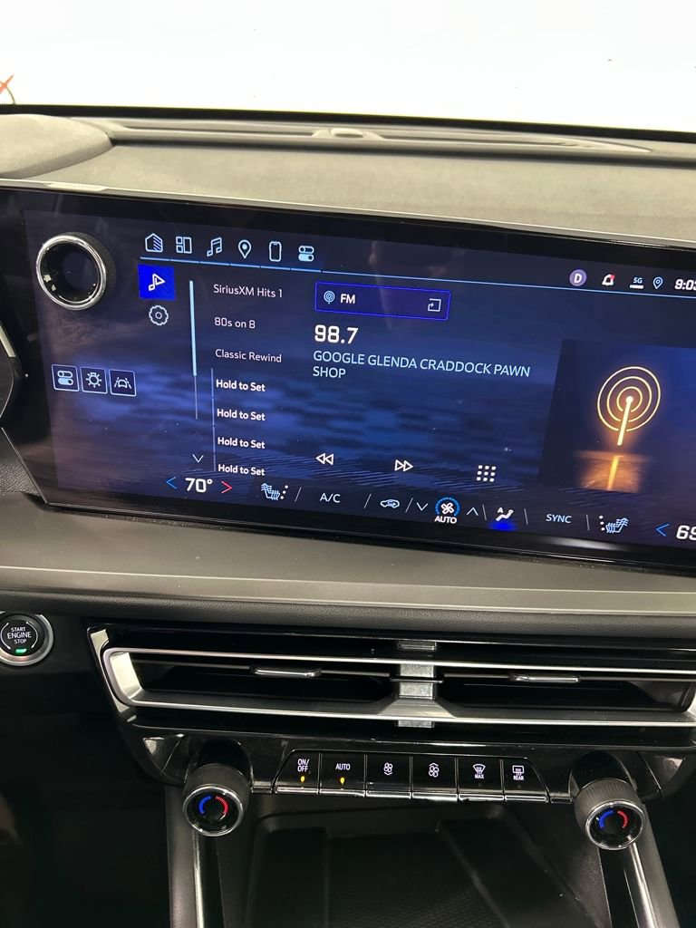 Used 2025 Chevrolet Traverse LT image 15