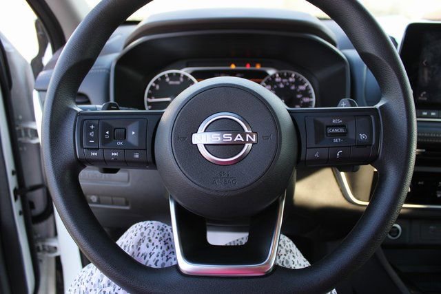 Used 2023 Nissan Rogue S image 18