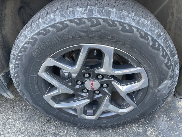 Used 2024 GMC Sierra 1500 SLT w/ SLT Premium Plus Package AWD/4WD image 3