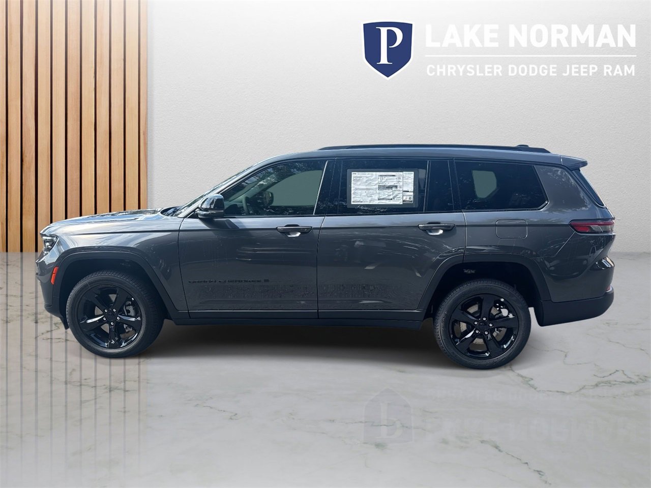 New 2025 Jeep Grand Cherokee L Limited w/ Black Appearance Package image 4