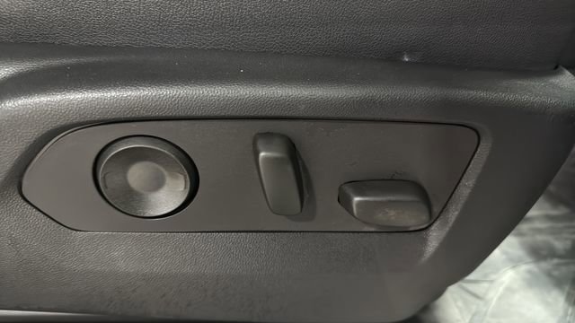 Used 2023 Chevrolet Silverado 1500 High Country w/ Technology Package image 31