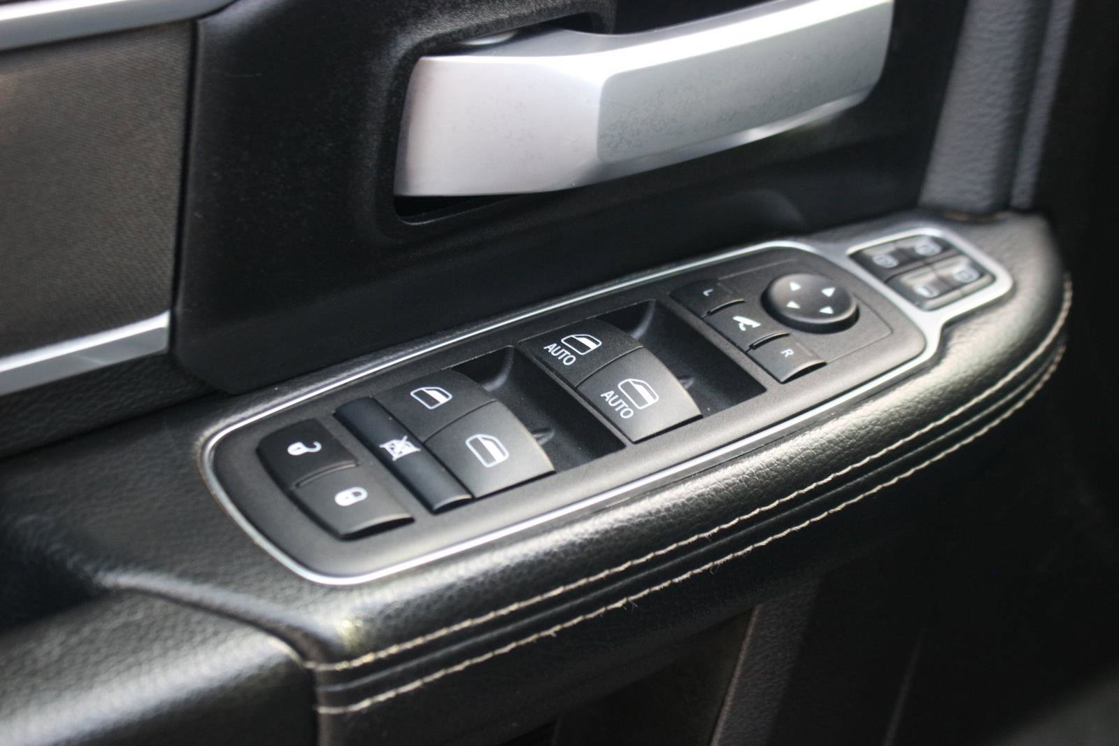 Used 2024 RAM 3500 Big Horn AWD/4WD image 17