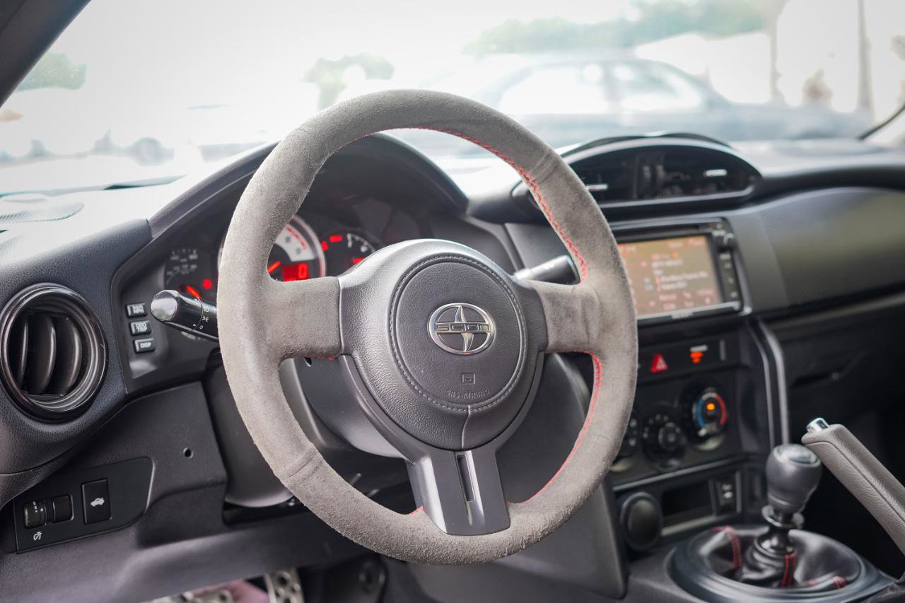 Used 2013 Scion FR-S image 9