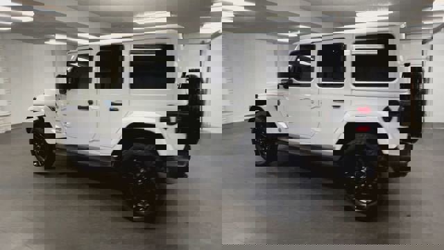 Used 2021 Jeep Wrangler Unlimited Sahara w/ Cold Weather Group image 6